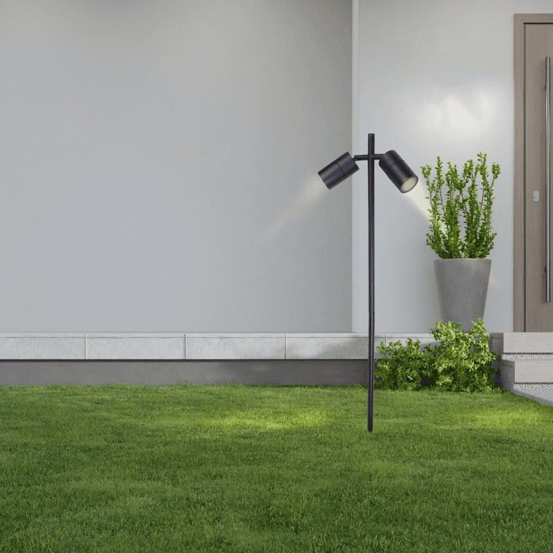 Stubna lampa E-light Norton ML-4036-2G u dvorištu