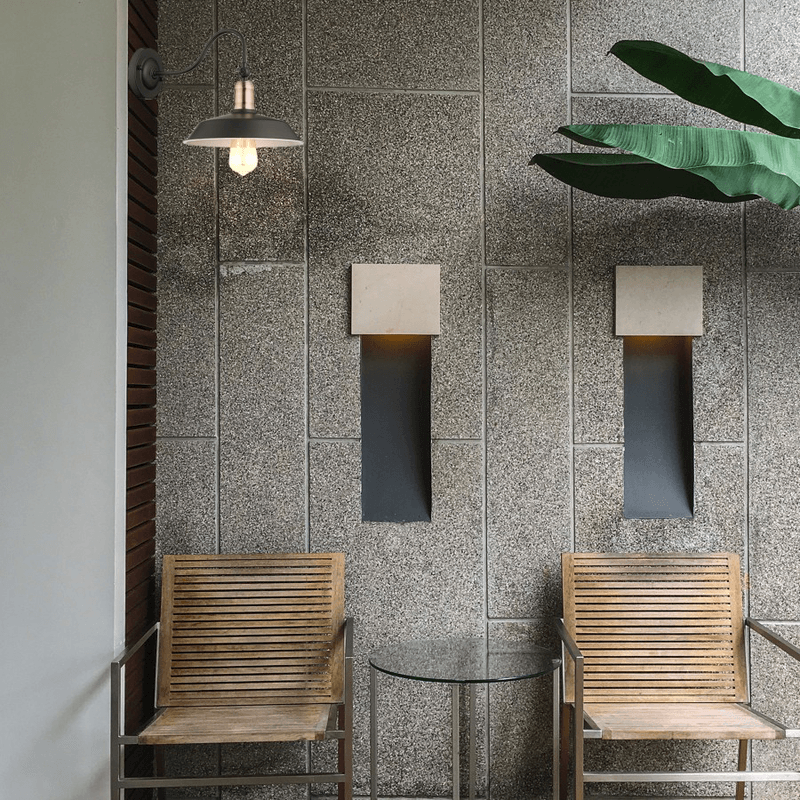 Zidna lampa Debi ML-0252-2 u dvorištu